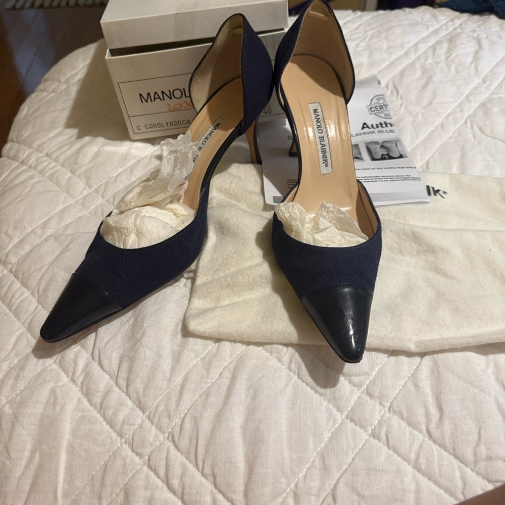 Manolo Blahnik Elegant Navy and Black Heels
